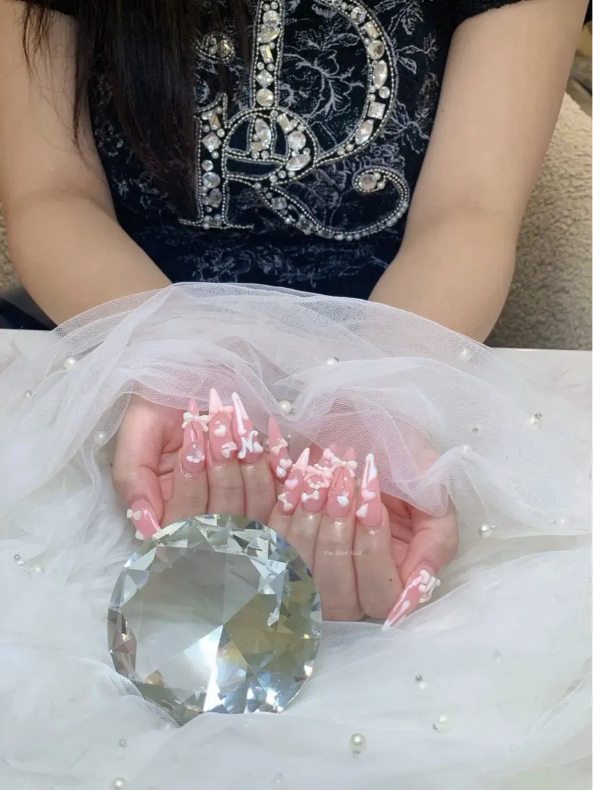 ネイル ハンドネイル HANA 長さだしのネイルデザイン