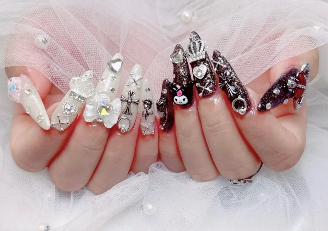 チップ長さだし10本💎ゴテゴテ持ち込み持ち込みデザイン10本💎ビジュ無制限つけ放題💎の写真