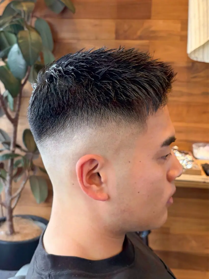 ショート メンズ アップバング フェードカット スキンフェード カット 三宮メンズカット ヨシイッキのヘアスタイル