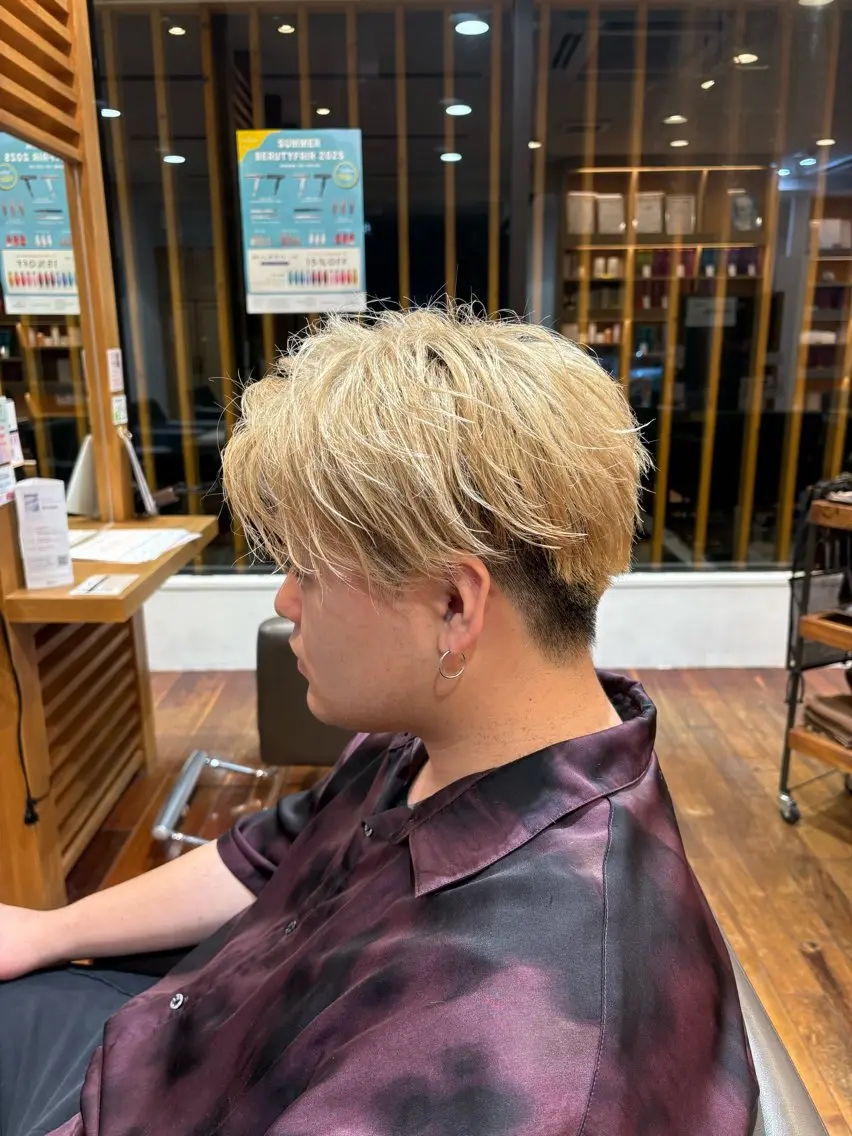 カット+ハイトーンカラーの写真