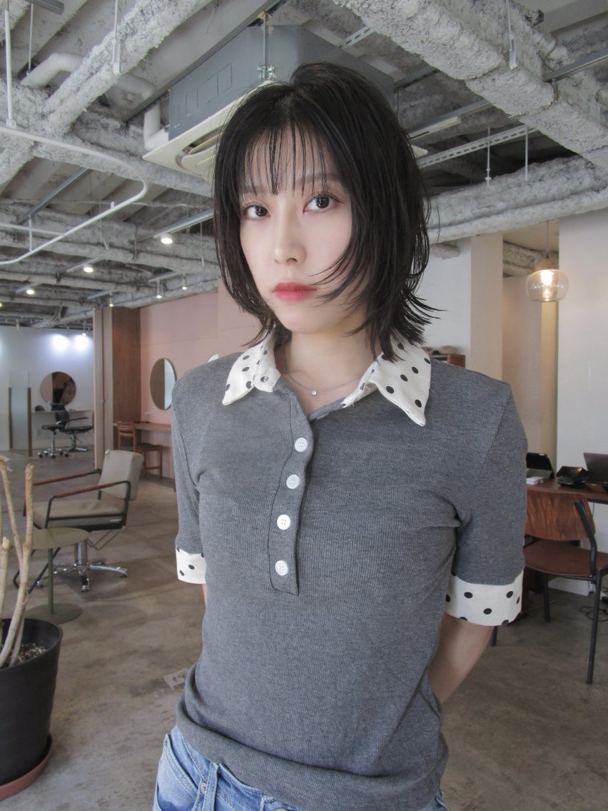 ミディアム カラー 黒髪 透明感カラー レイヤーカット カット ヘアカラー yu maのヘアスタイル