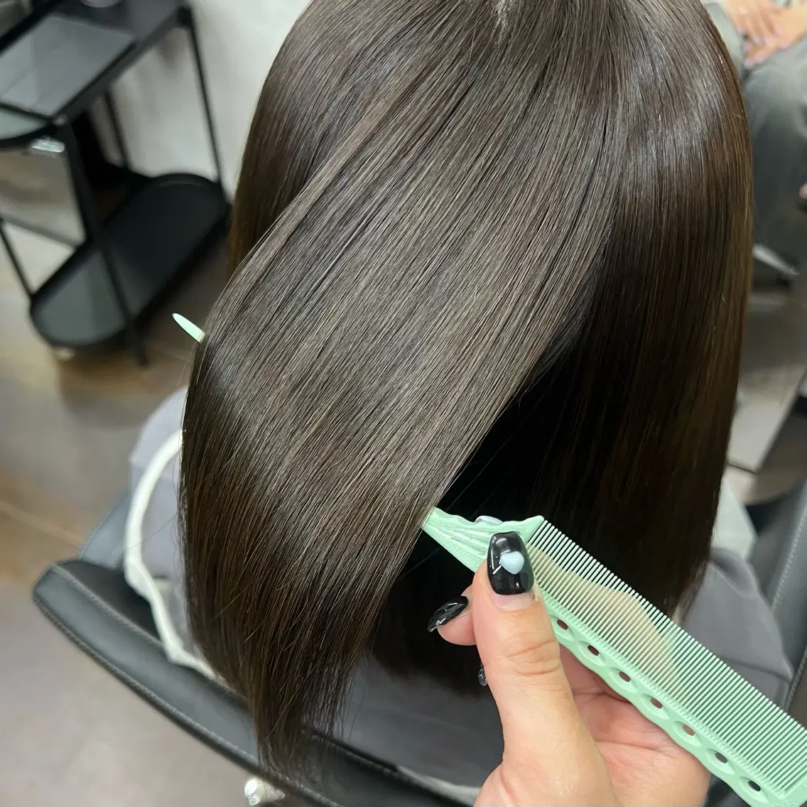 セミロング カット 縮毛矯正 トリートメント 沖山 友津季のヘアスタイル
