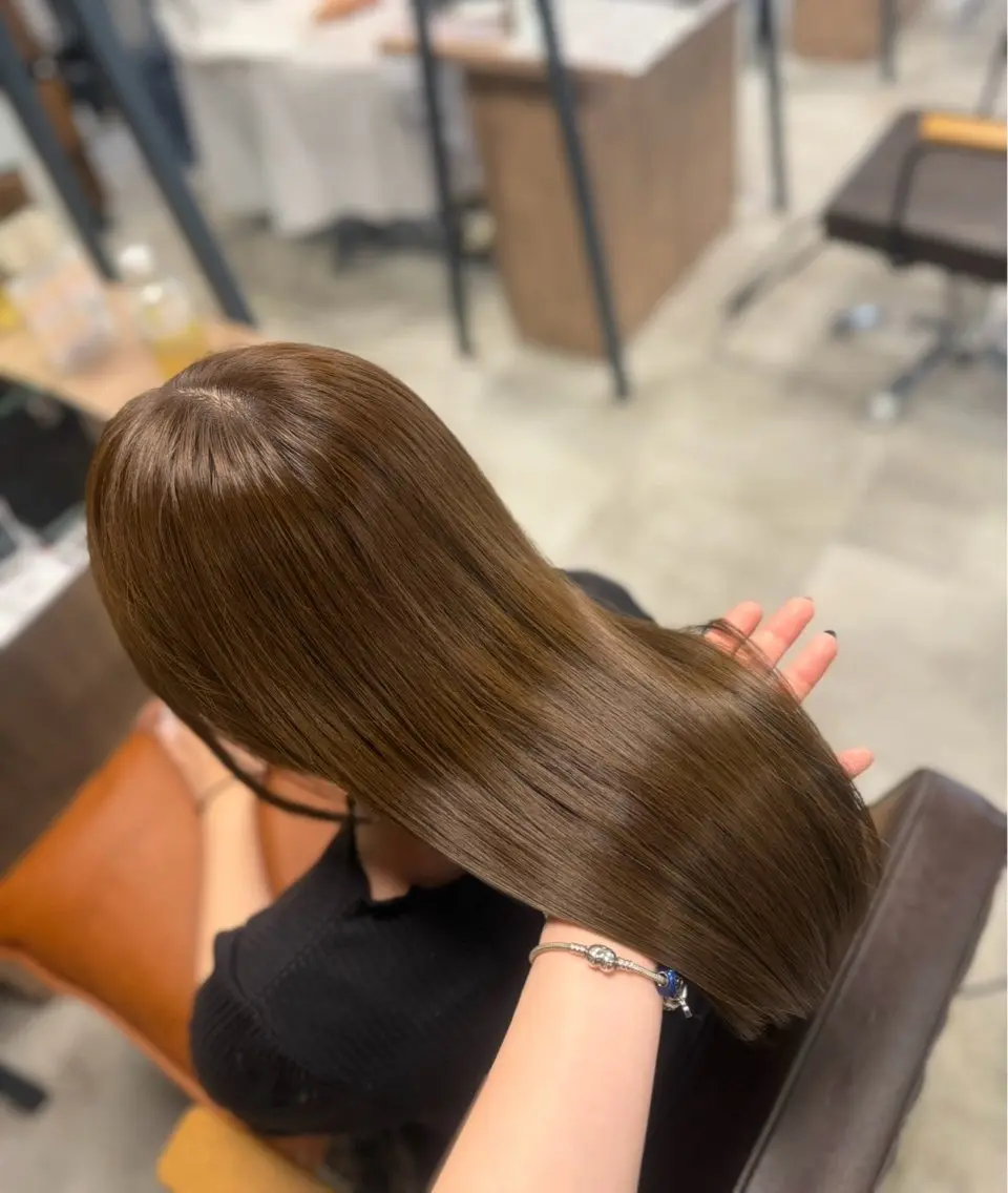ロング ヘアカラー トリートメント まこと /髪質改善のヘアスタイル