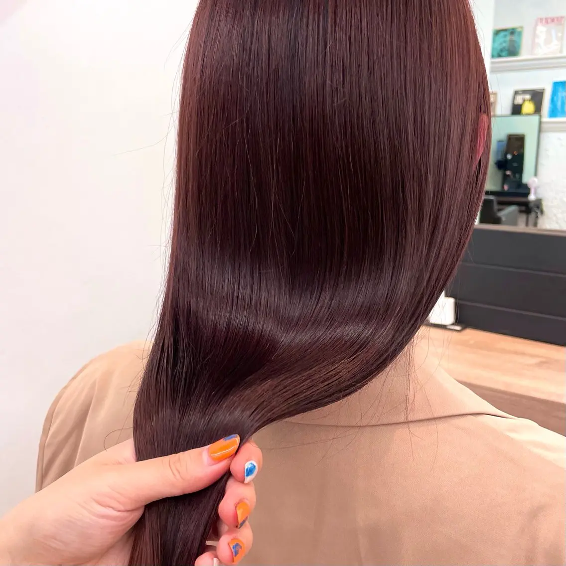 ミディアム カラー ヘアアレンジ レイヤーカット×透明 感カラー💫AINAのヘアスタイル