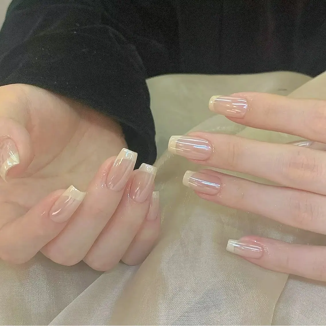 ネイル オーロラネイル ハンドネイル H3 Nail Tsuki🦋💙のネイルデザイン