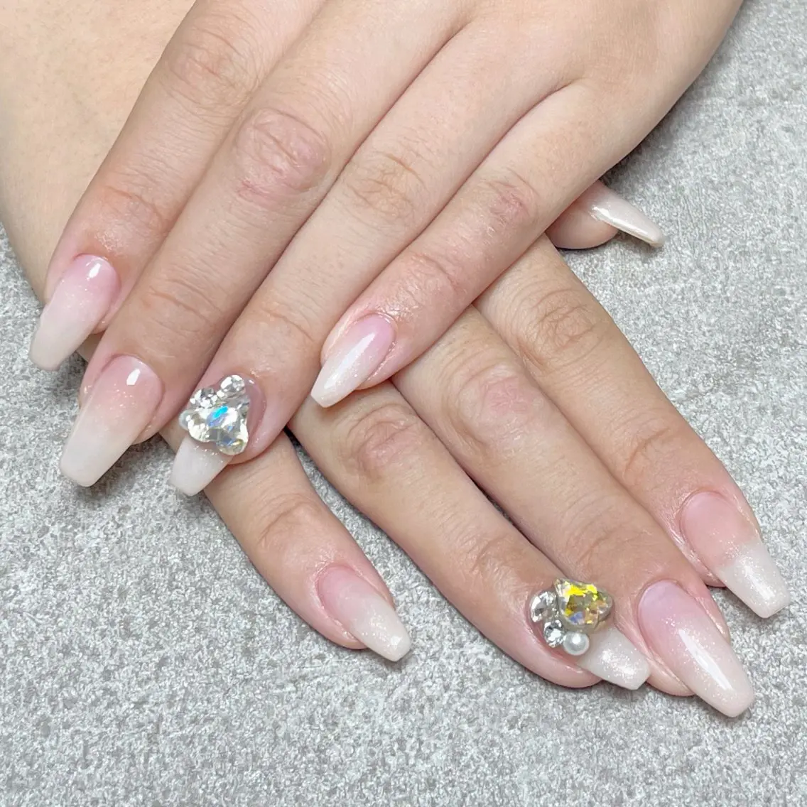 ネイル ハンドネイル nailroom DIASOMNIAのネイルデザイン