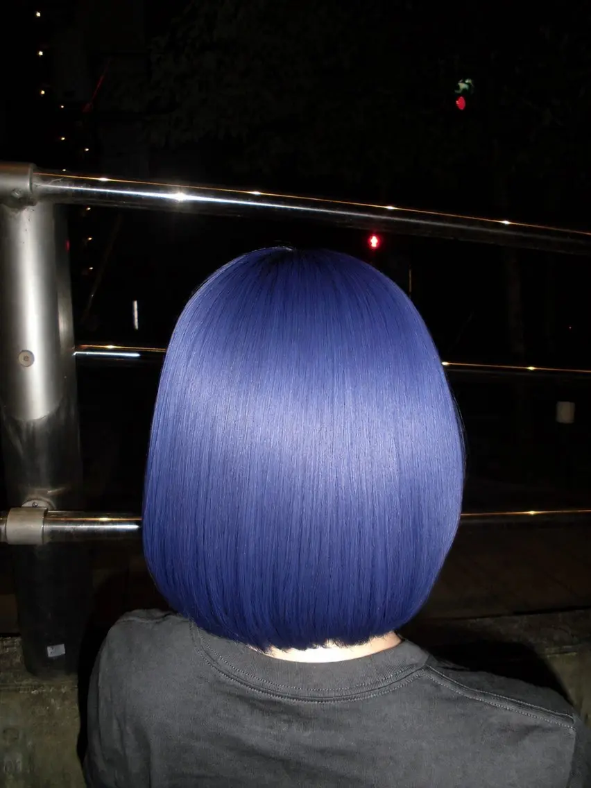 ショート カラー ブリーチ ヘアカラー 三浦 瑠音のヘアスタイル