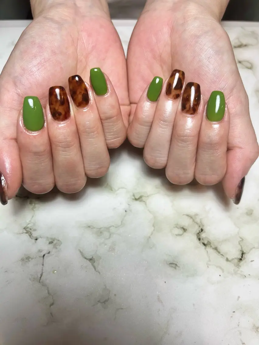 ネイル ハンドネイル フットネイル TESORO nailのネイルデザイン