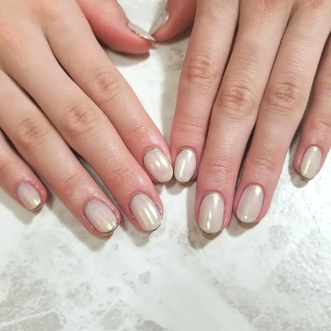 ネイル オーロラネイル ハンドネイル nijiiro🌈 サトウのネイルデザイン