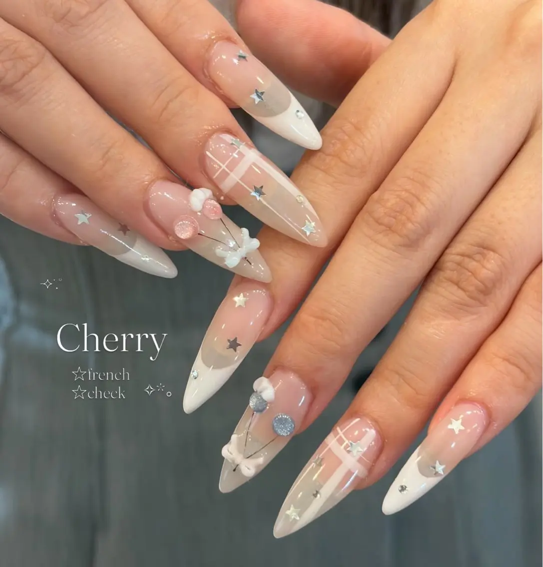 ネイル フレンチネイル ガーリー ガラスフレンチ 氷ネイル・うるうるネイル キラキラネイル ハンドネイル JOSIE nail studioのネイルデザイン