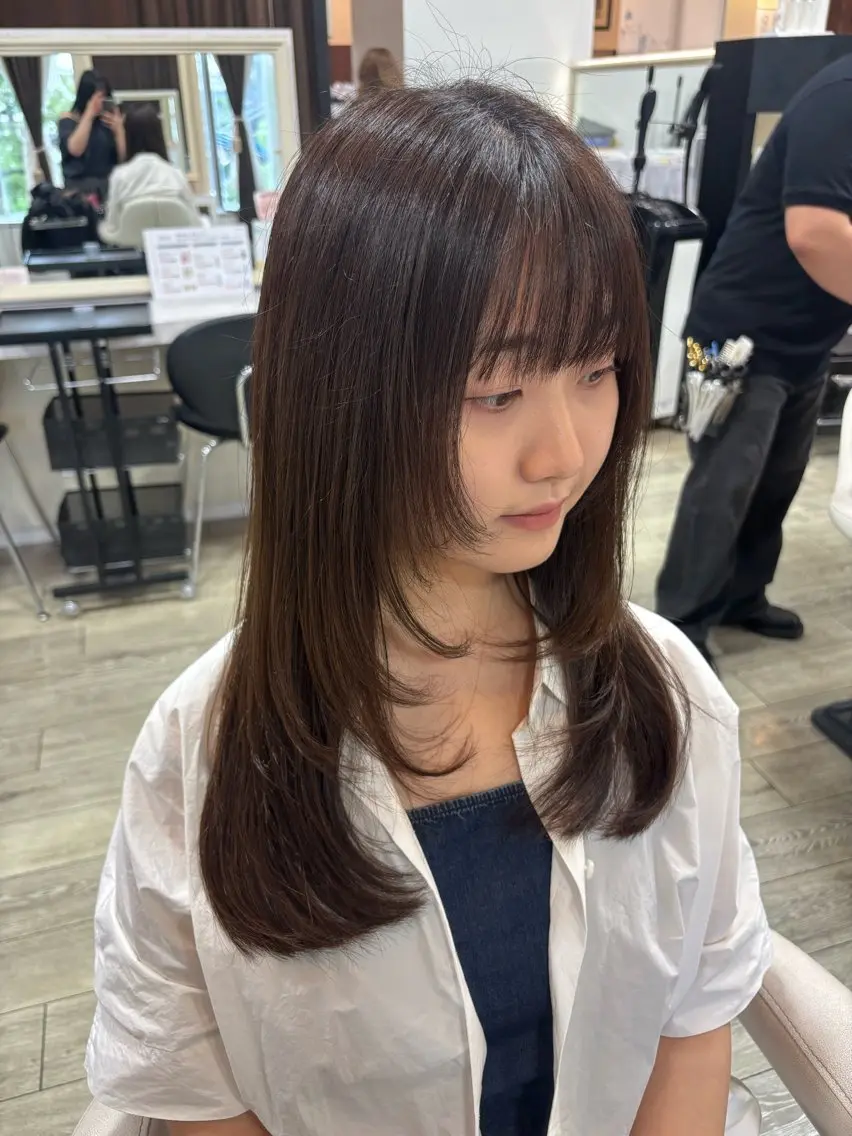 ロング カット ヘアカラー さとう さくらのヘアスタイル