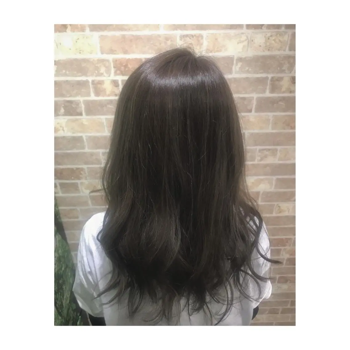 セミロング カラー グレージュ 中野 竜介のヘアスタイル