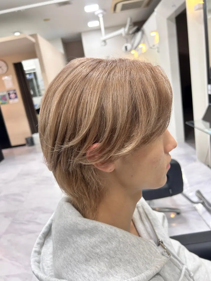 ショート カラー メンズ ベージュカラー ミルクティーベージュ 🍊小川実里🍊 /カラーレイヤーのヘアスタイル