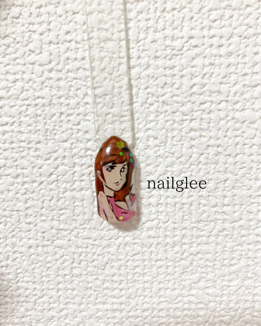 ミディアム ハンドネイル RISA nail gleeのネイルデザイン