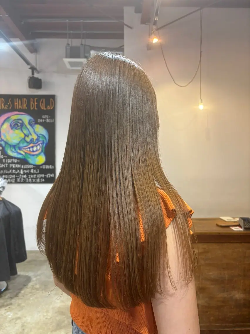 ロング イデカワ リナのヘアスタイル