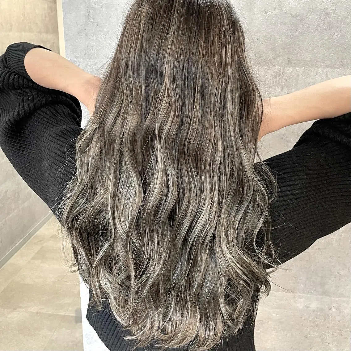 ロング カラー ハイライトカラー ハイライト ✨MiL✨ ✨心斎橋✨のヘアスタイル