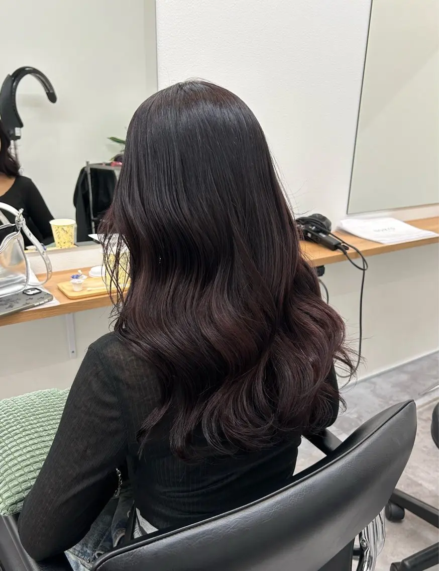 ロング カラー ヘアアレンジ ブリーチ ラベンダーカラー ブリーチなしカラー デザインカット ヨシンモリ カット ヘアカラー 齋藤 真帆のヘアスタイル