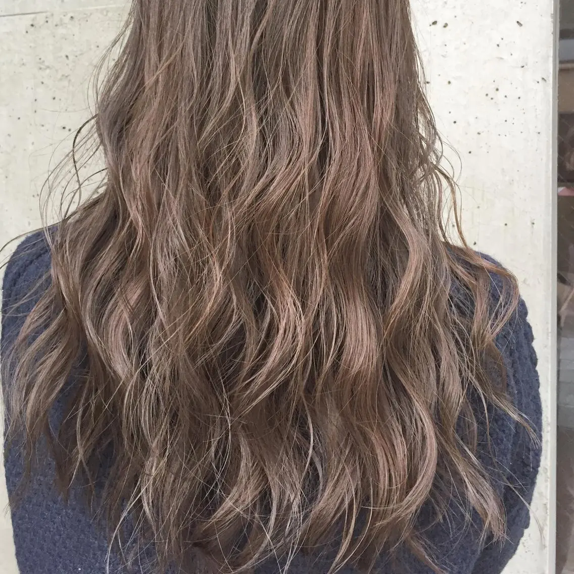 セミロング カラー パーマ ヘアアレンジ メンズ キッズ ネイル マツエク・マツパ メンズブリーチ メンズハイライト メンズインナーカラー アッシュ アッシュグレー 顔まわりレイヤー× 韓国ヘアオタベシンヤのヘアスタイル