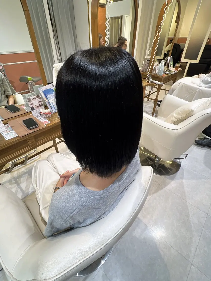 ショート カラー 橋本 天愛のヘアスタイル