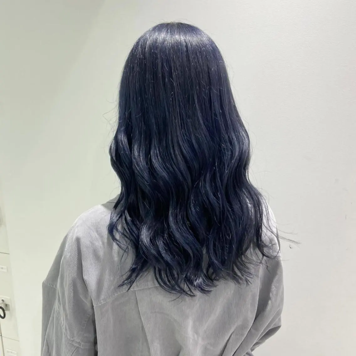 ロング カラー アッシュ ブルーカラー ブルーアッシュ ベージュカラー💖 やすひろのヘアスタイル