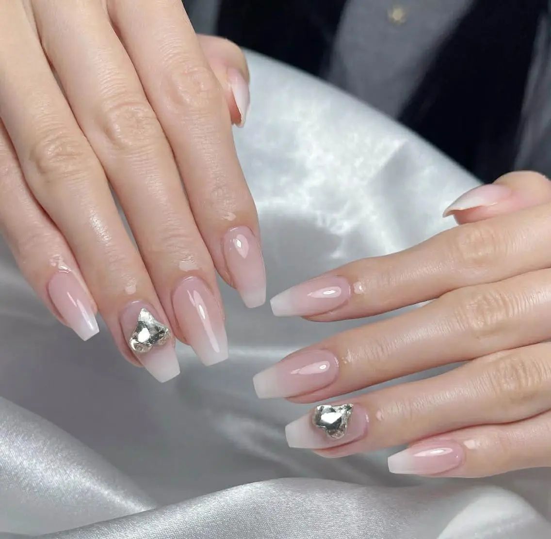 ロング 韓国風ヘア ハンドネイル Bling Salonのネイルデザイン