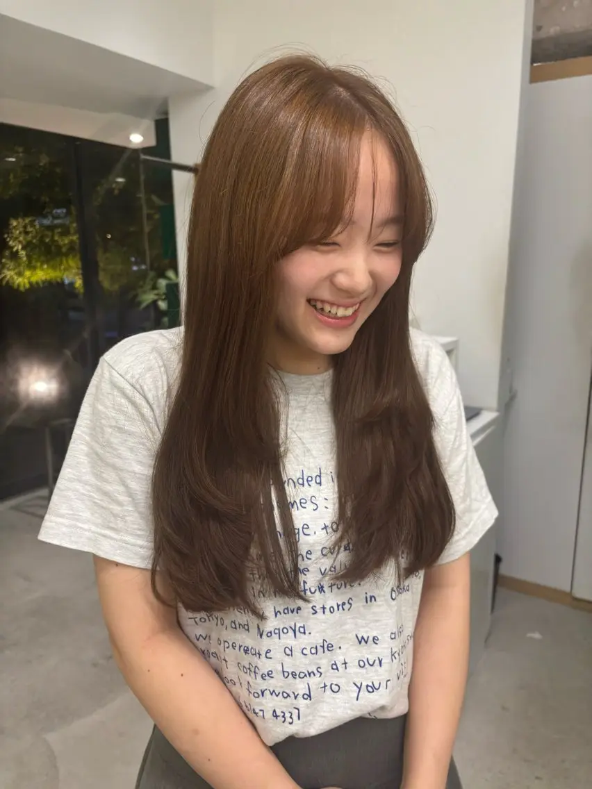 ロング カラー ブリーチ ダブルカラー ブリーチなしカラー ヘアカラー なのは\透け感カラー \レイヤーカットのヘアスタイル