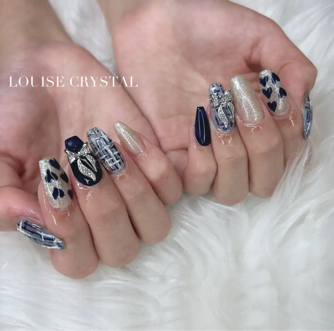 ネイル ハンドネイル LOUISE CRYSTALのネイルデザイン