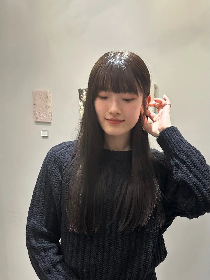 骨格修正カット+顔周りストレートの写真