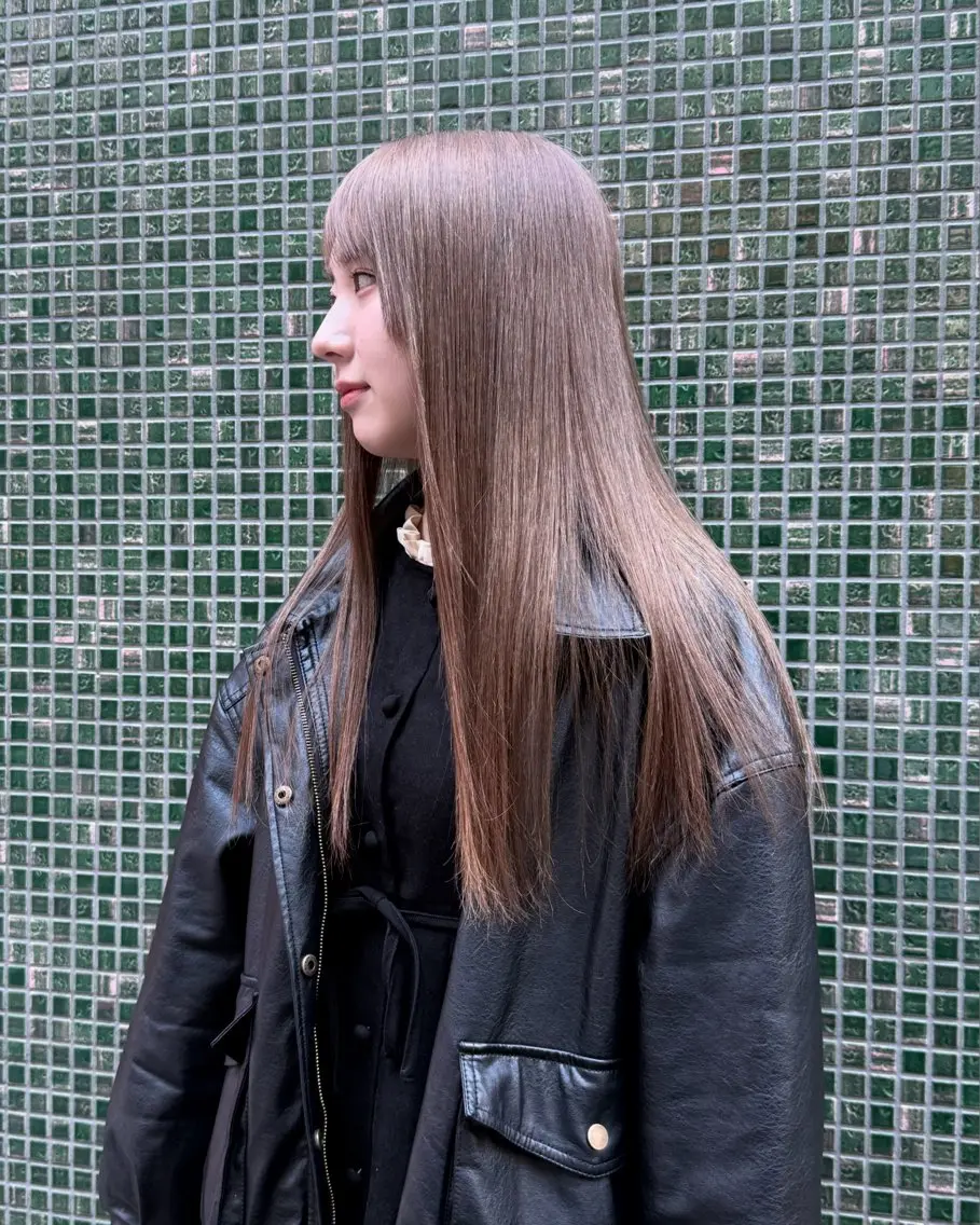 ミディアム カラー ベージュカラー フォギーベージュ ヘアカラー 【🥀履歴修正🥀】 ハイトーン職人/拓真のヘアスタイル