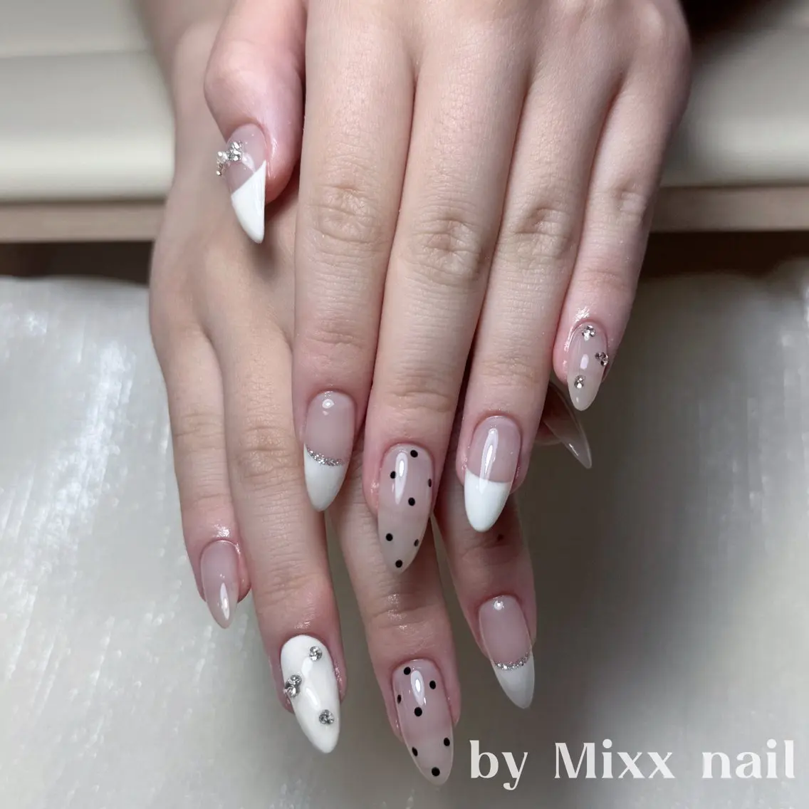 ネイル フットネイル フレンチネイル グラデーション 氷ネイル・うるうるネイル 韓国ネイル ハンドネイル Mixx Nail_ Studioのネイルデザイン