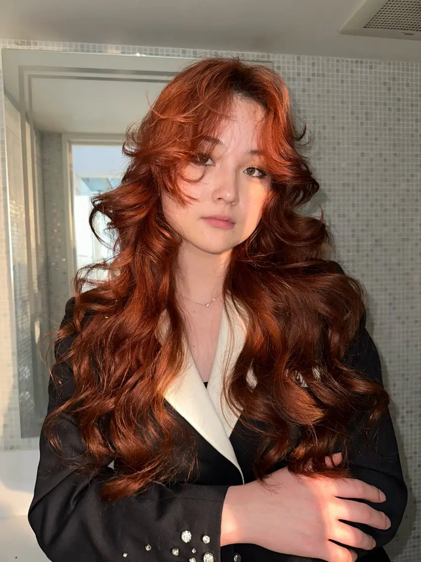 ロング カラー ヘアアレンジ MIYU/ケアブリ ーチカラー／デザインのヘアスタイル