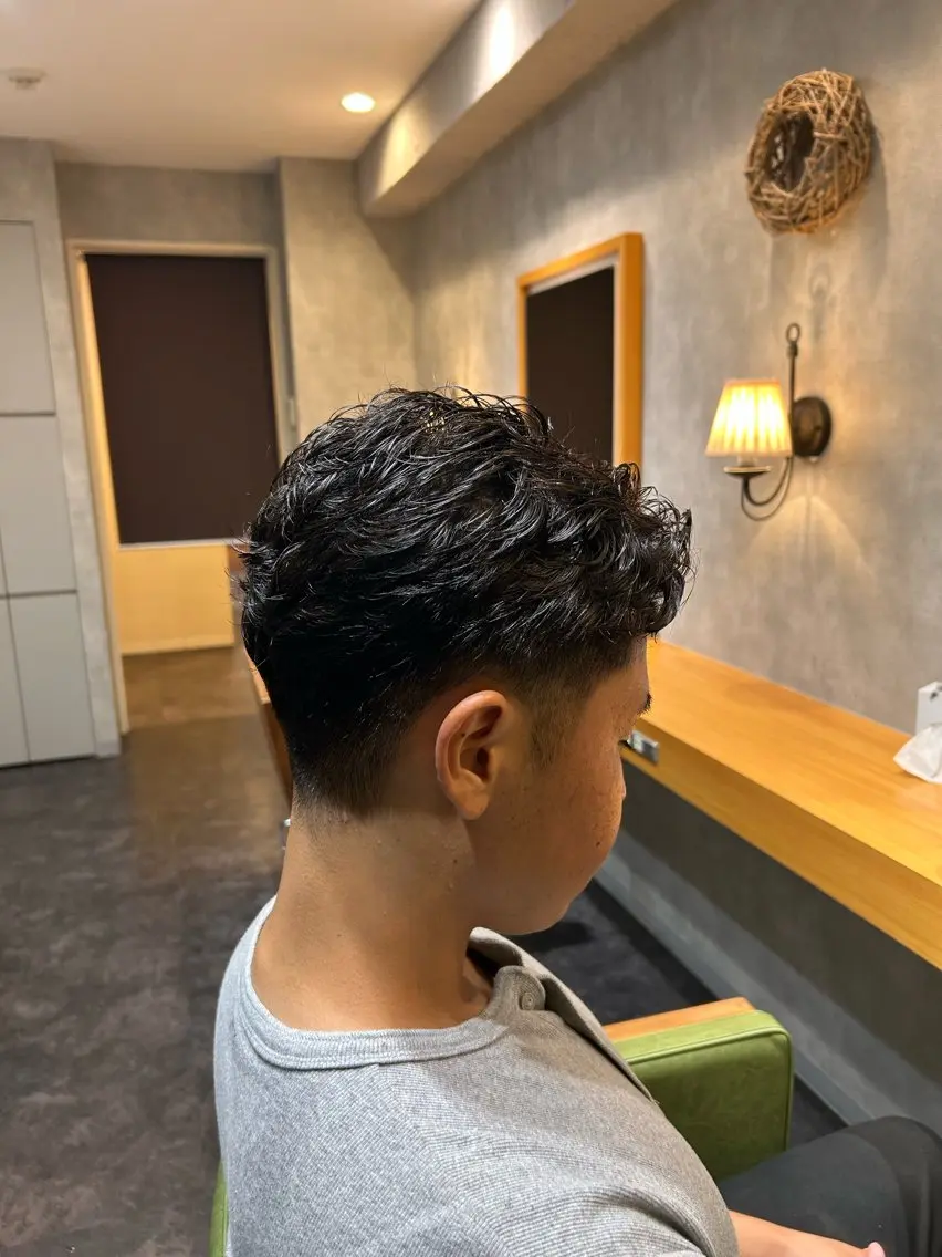 ショート メンズ ビジネス フェードカット メンズパーマ メンズショート ショートヘア alotta 可児のヘアスタイル