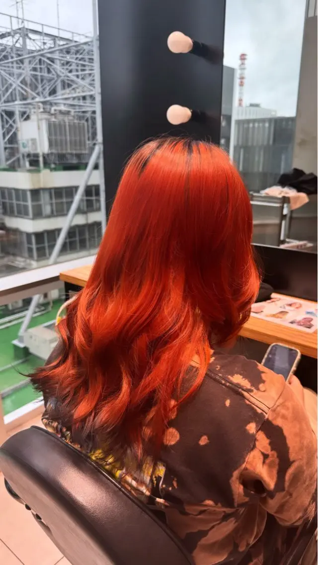 カラー 黒髪 ブリーチ デザインカラー 小田 晃瑛のヘアスタイル