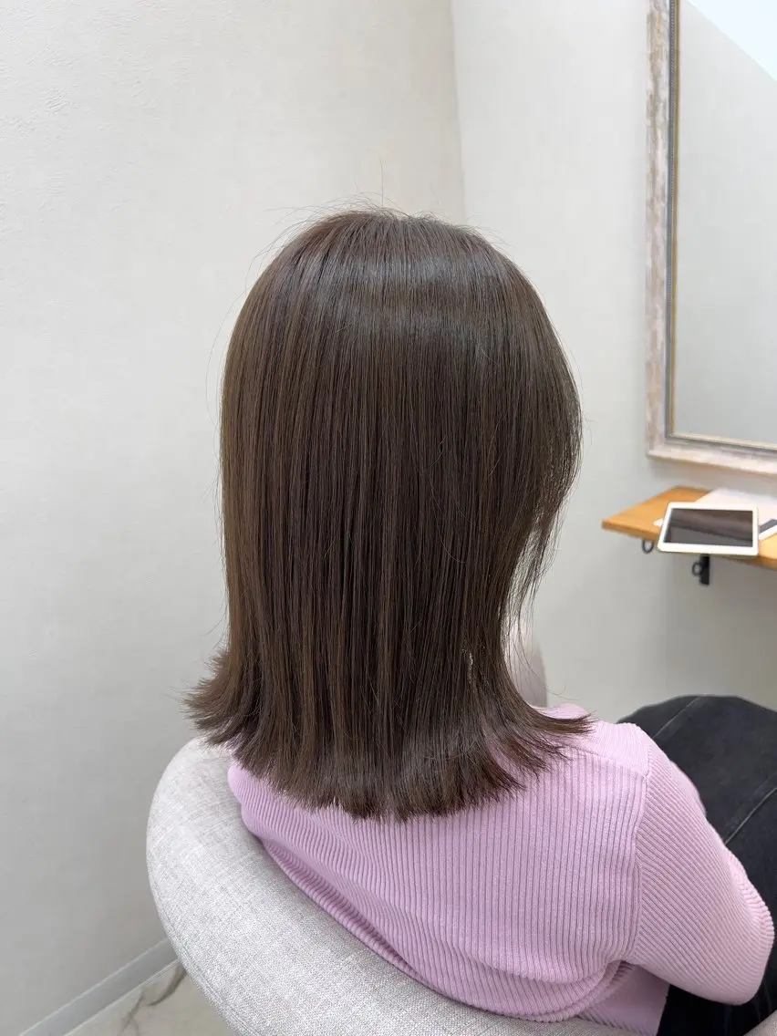 ミディアム 外ハネヘア ヘアカラー トリートメント ショート/白髪ぼかし 君和田若菜のヘアスタイル