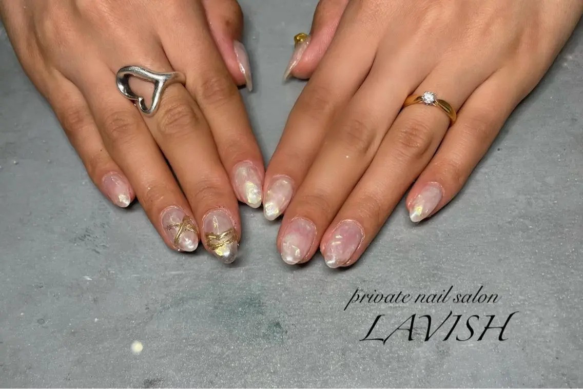 ネイル LAVISH 大和店 emi・:*+のネイルデザイン