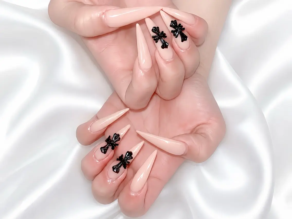 ネイル オーロラネイル ブラウン フラッシュネイル フラワーネイル ハート ハンドネイル Rin Nail 新大久保店のネイルデザイン