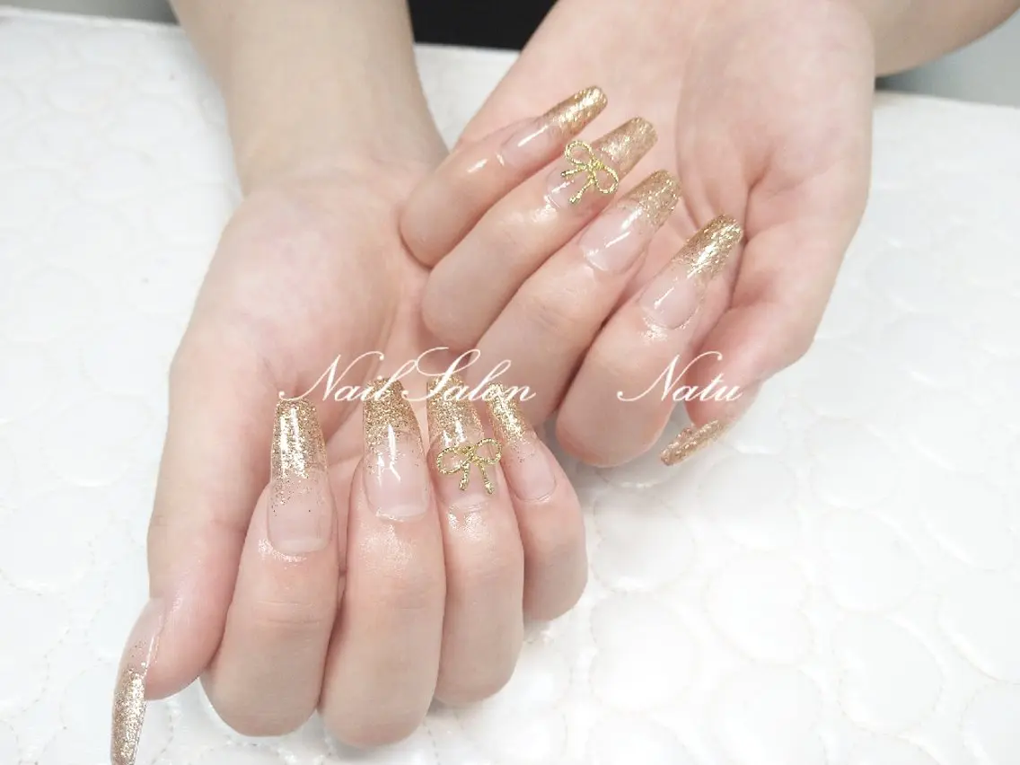 ネイル 長さ出し ラメ(グリッター) ラメグラデーション nailsalon Natuのネイルデザイン