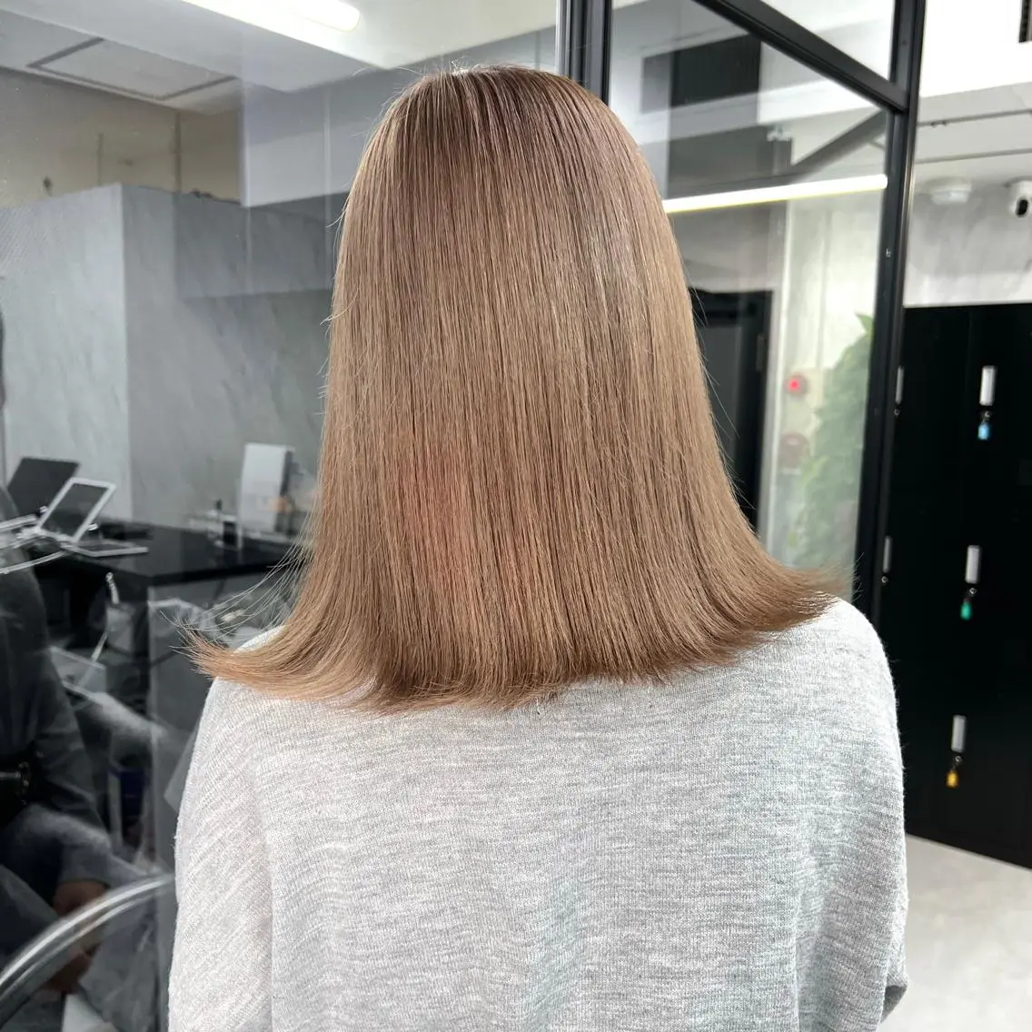 セミロング カラー シールエクステ ハイトーンカラー エクステ ヘアカラー シールエクステ特化 ハイトーン、NANAのヘアスタイル