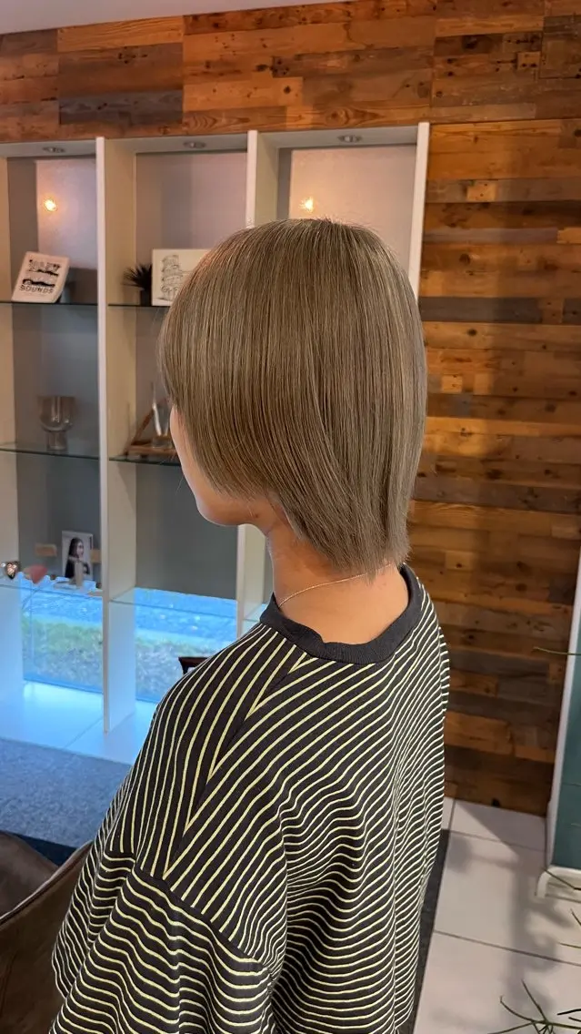 ショート カラー ベージュカラー ブリーチ ハイトーンカラー ヘアカラー パーマ/パーマモデル /長久手/フウカのヘアスタイル