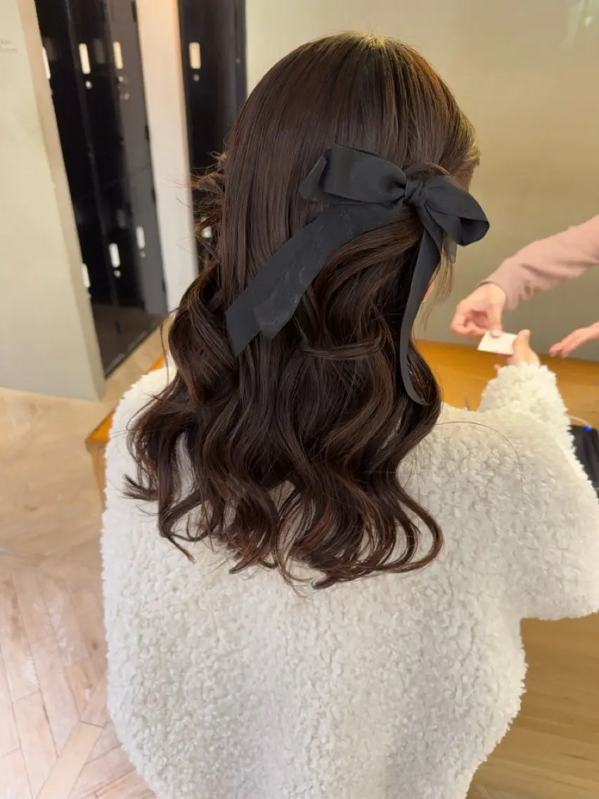 【デート前に可愛く♡】ゴム一本おまかせヘアアレンジ🎀巻き髪仕上げも◎の写真