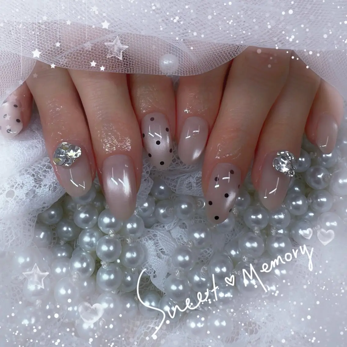 ネイル チークネイル フレンチネイル ガーリー ガラスフレンチ グラデーション ハンドネイル Chill Nailsalonのネイルデザイン