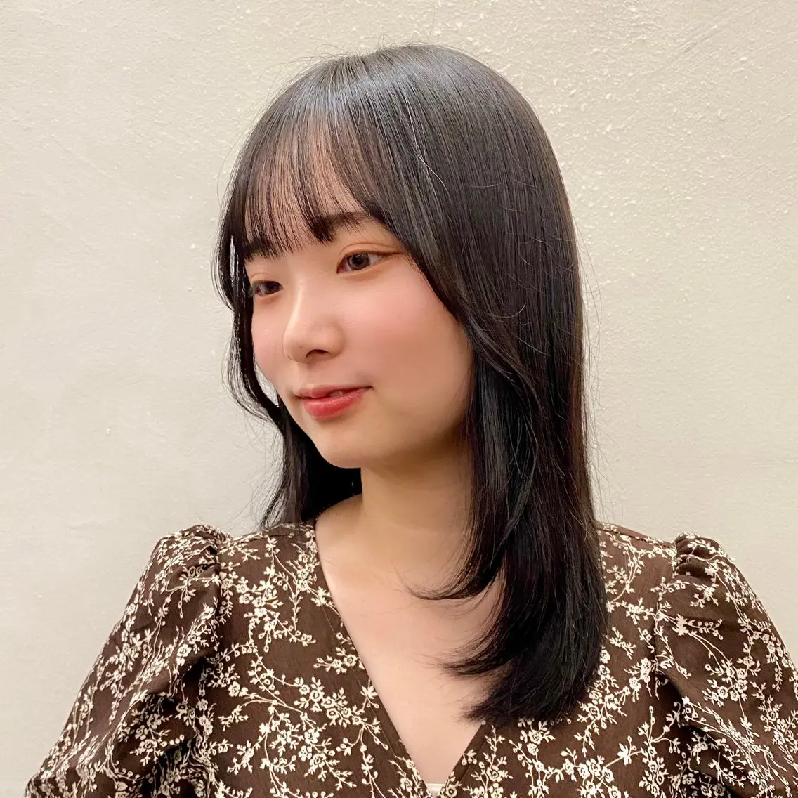 セミロング カラー レイヤーカット ローレイヤー 似合わせレイヤー/ ケアパーマ/高倉のヘアスタイル