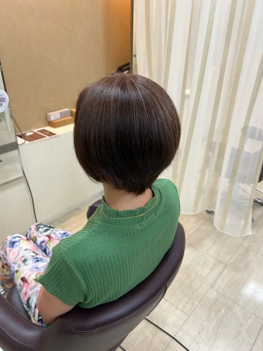 【モデル】女性カット+カラー５㎝以上カットさせて頂ける方※土曜日、祝日はプラス1,100円 【10：00～16：00】の写真