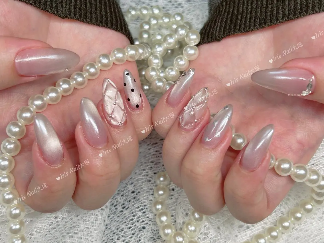 ネイル マグネットネイル ハンドネイル ハンドケア 🍒IRIS Nail🌸のネイルデザイン