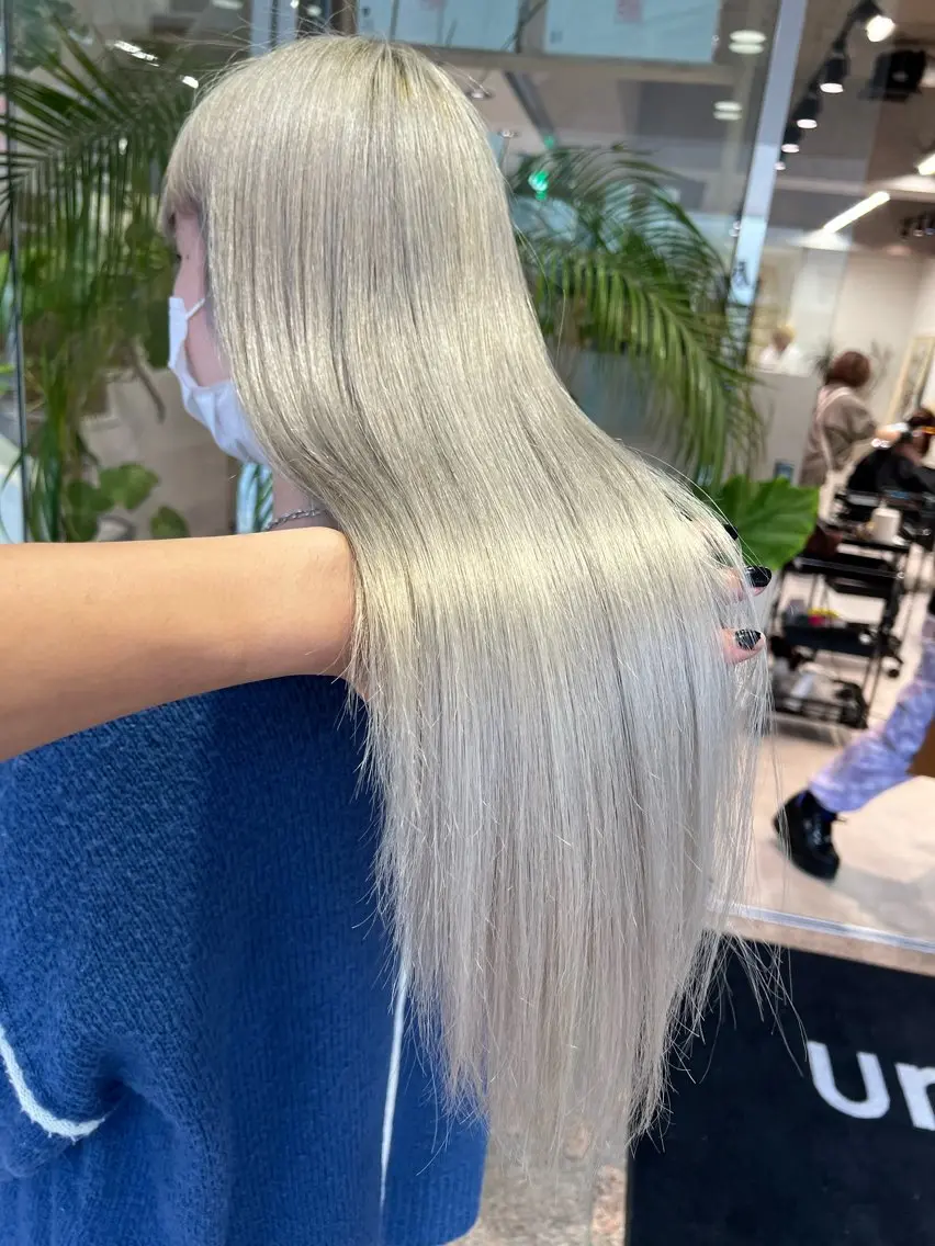 セミロング カラー ヘアカラー トリートメント 🍀お悩み改善憧れの 美髪　小林風雅のヘアスタイル