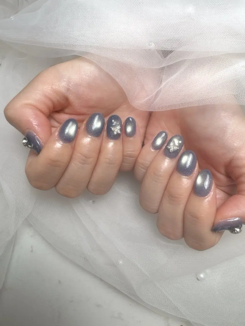 ネイル フットネイル フレンチネイル ガラスフレンチ キラキラネイル 持ち込み ハンドネイル Queeens nailのネイルデザイン