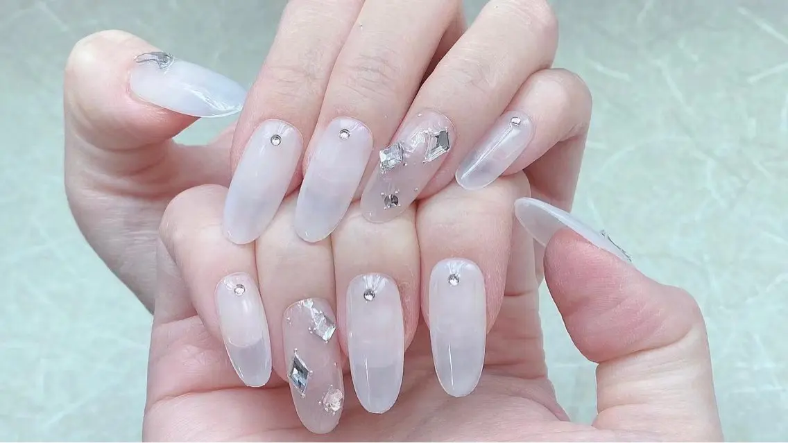 ロング チ まるこのネイルデザイン