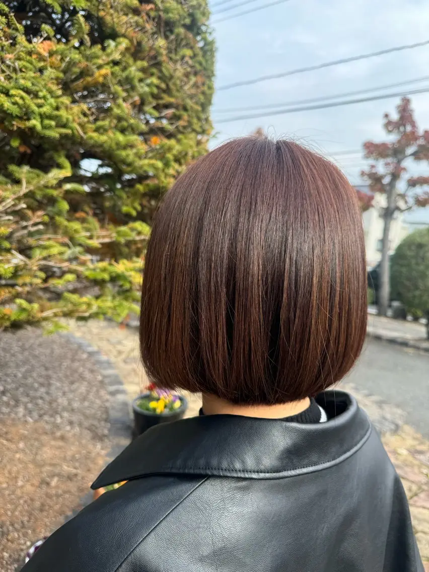 ミディアム カラー 切りっぱなしボブ ボブ ヘアカラー 𝒇𝒍𝒂𝒕/ 𝐇𝐈𝐍𝐀のヘアスタイル