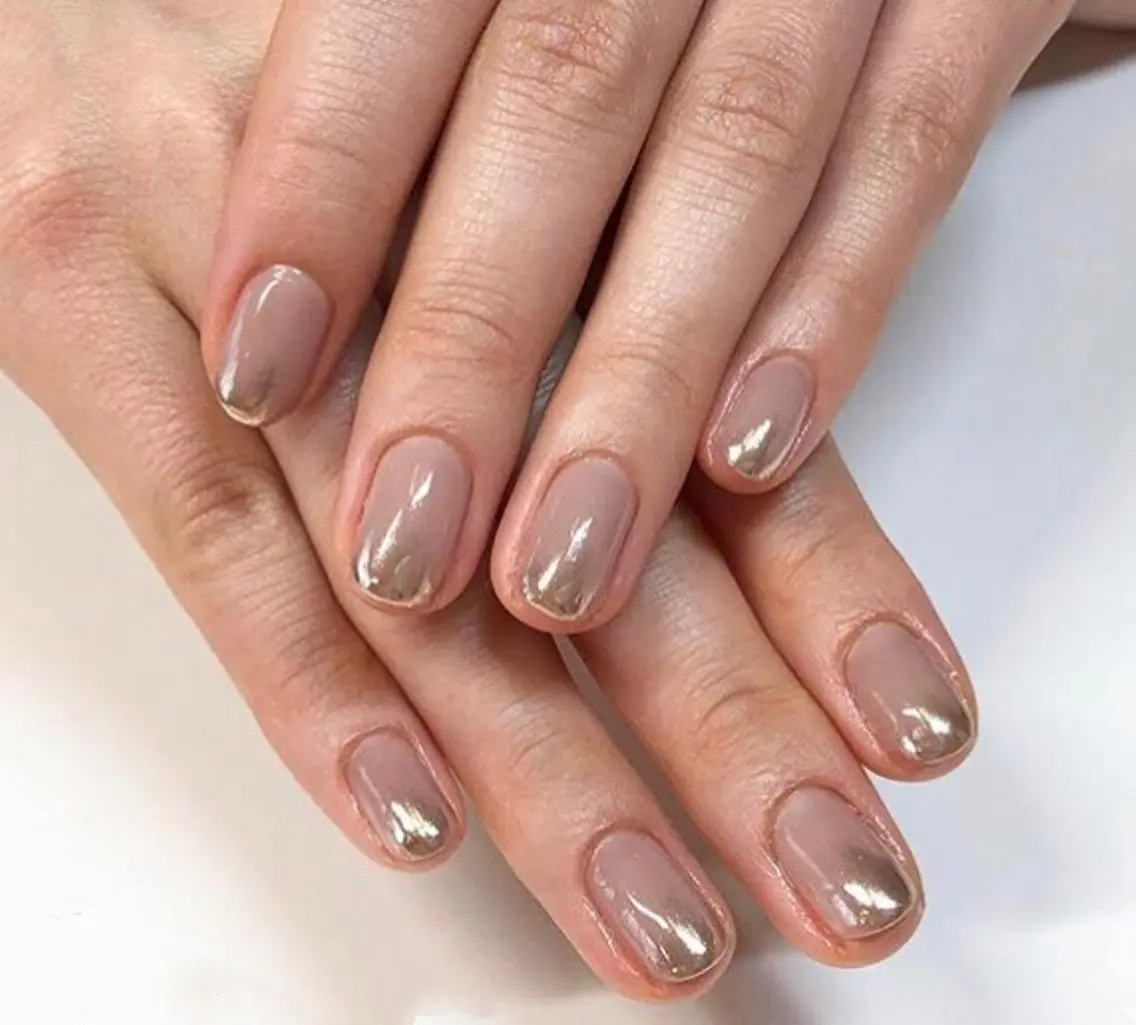 カラー ネイル グラデーションカラー グラデーション ミラーネイル Q Free nailsのネイルデザイン