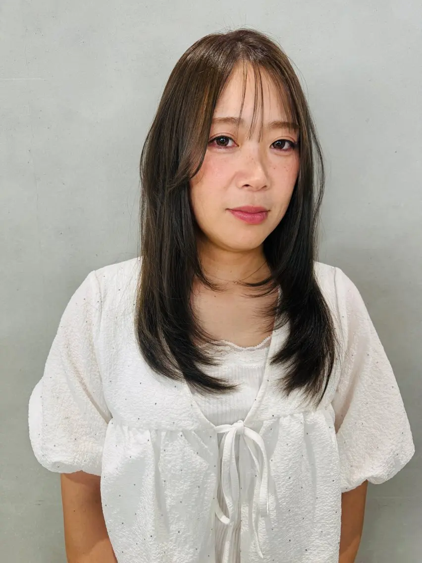セミロング カラー 🤍透明感カラー🤍 三浦瑠璃のヘアスタイル